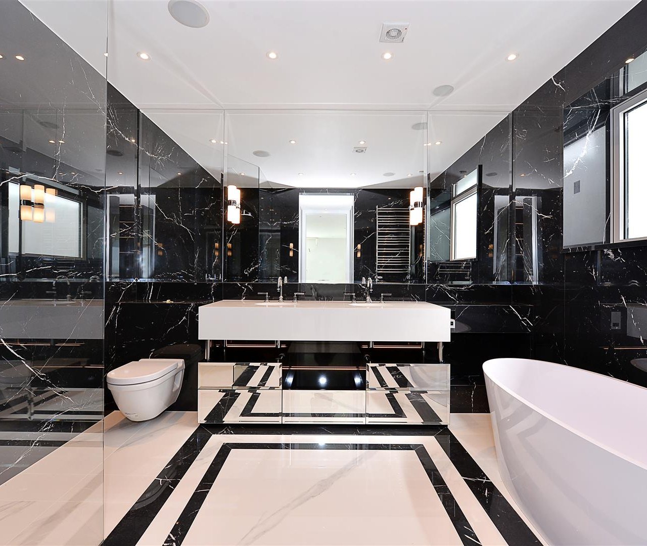 West Heath Road Hampstead NW3 7TH