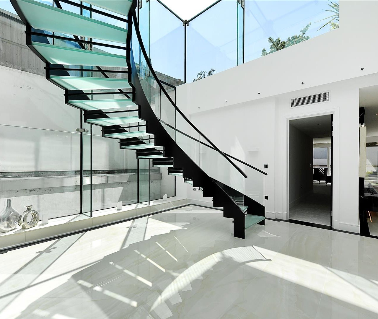 West Heath Road Hampstead NW3 7TH