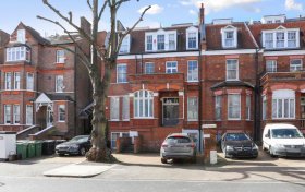 Maresfield Gardens, Hampstead, NW3 5SG