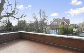 Maresfield Gardens, Hampstead, NW3 5SG
