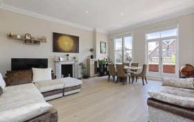 Maresfield Gardens, Hampstead, NW3 5SG