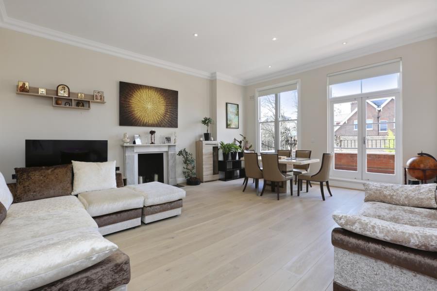 Maresfield Gardens, Hampstead, NW3 5SG