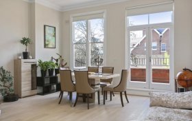 Maresfield Gardens, Hampstead, NW3 5SG