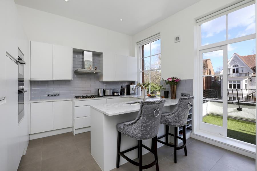 Maresfield Gardens, Hampstead, NW3 5SG