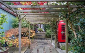 Spaniards End Hampstead NW3 7JG