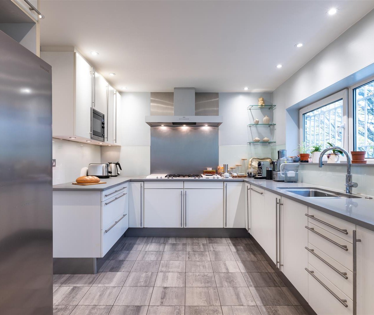 Spaniards End Hampstead NW3 7JG