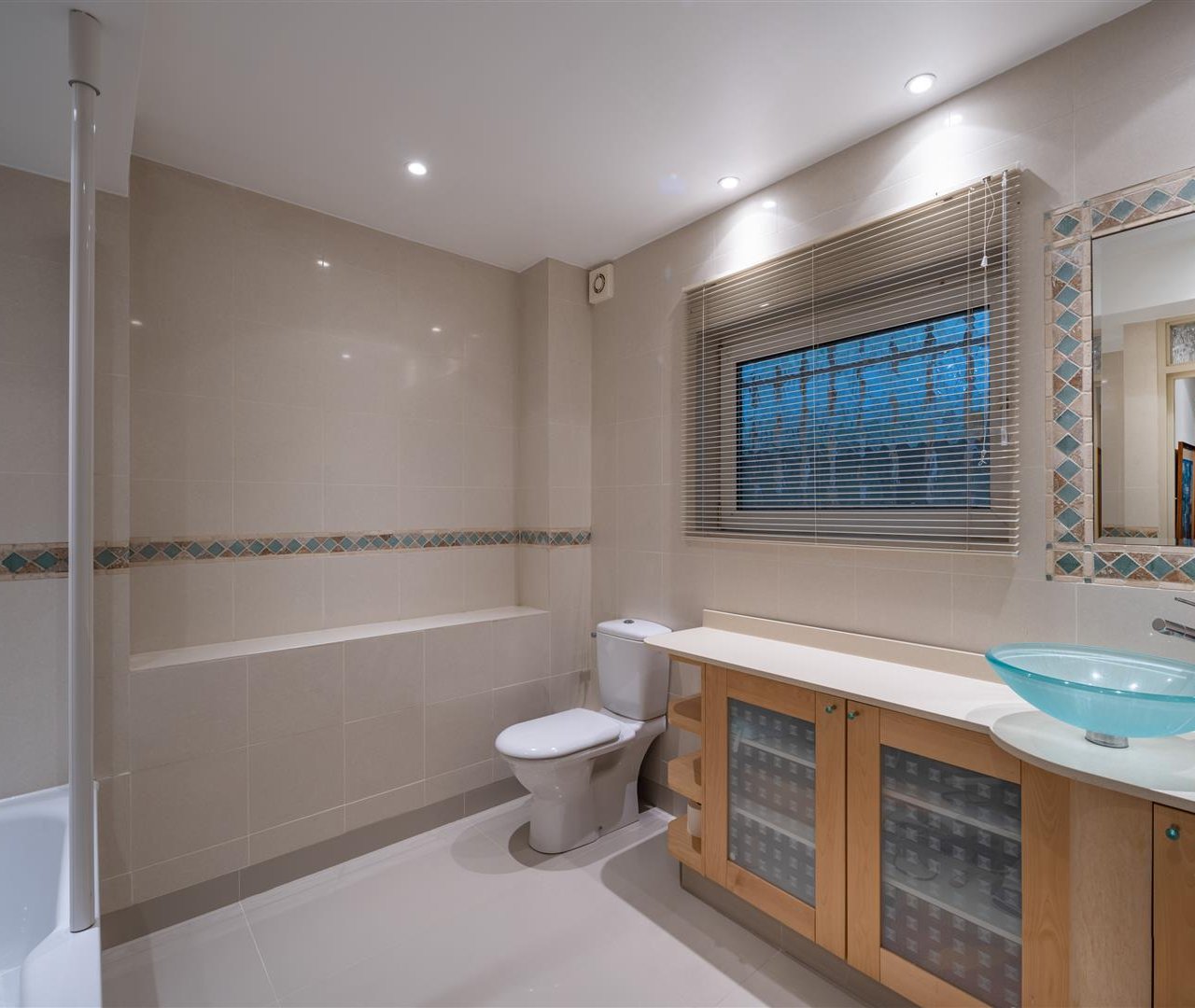 Spaniards End Hampstead NW3 7JG