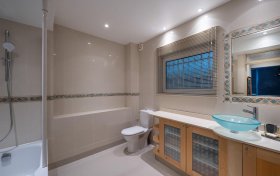 Spaniards End Hampstead NW3 7JG