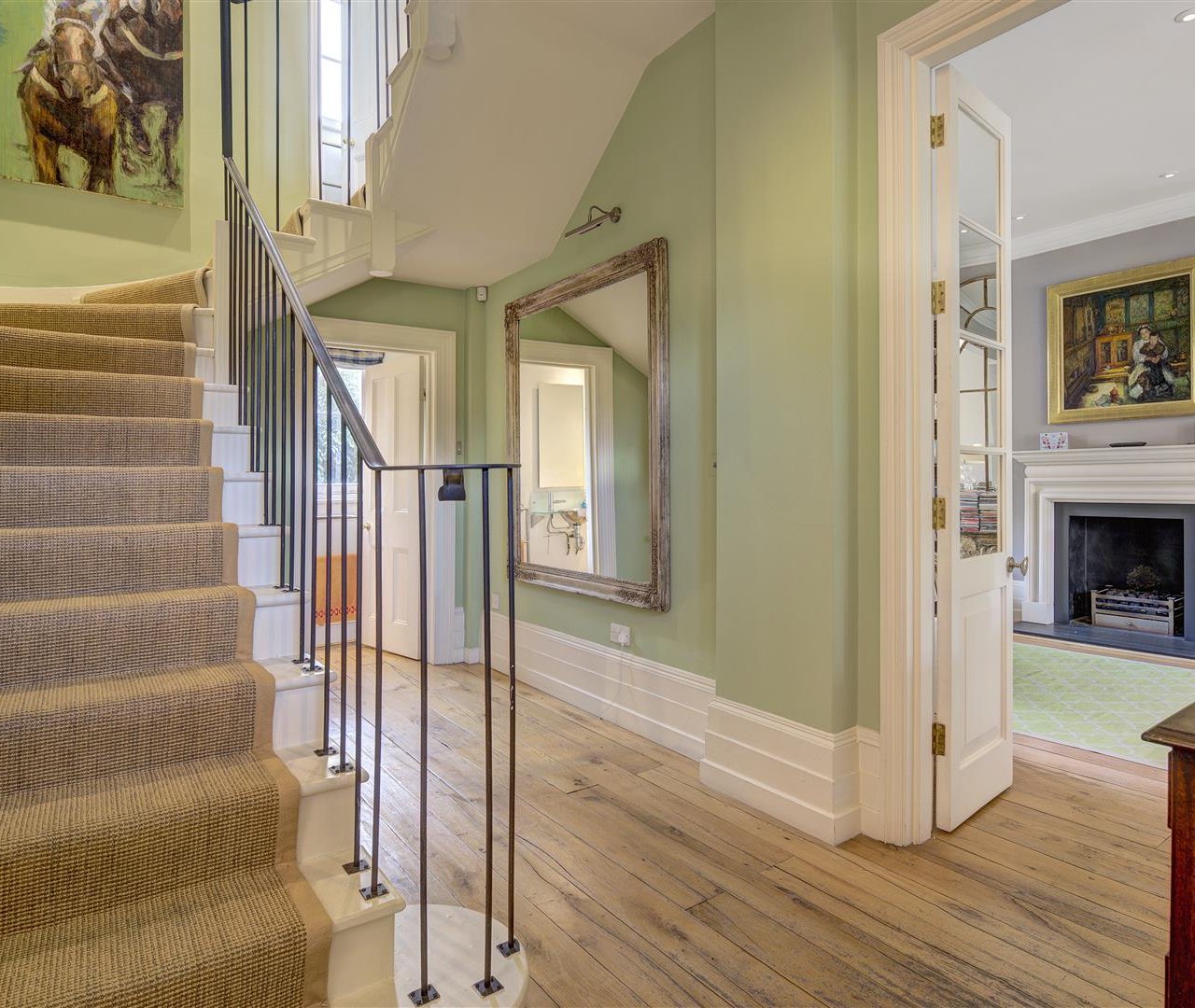 Windmill Hill Hampstead Village NW3 6RU