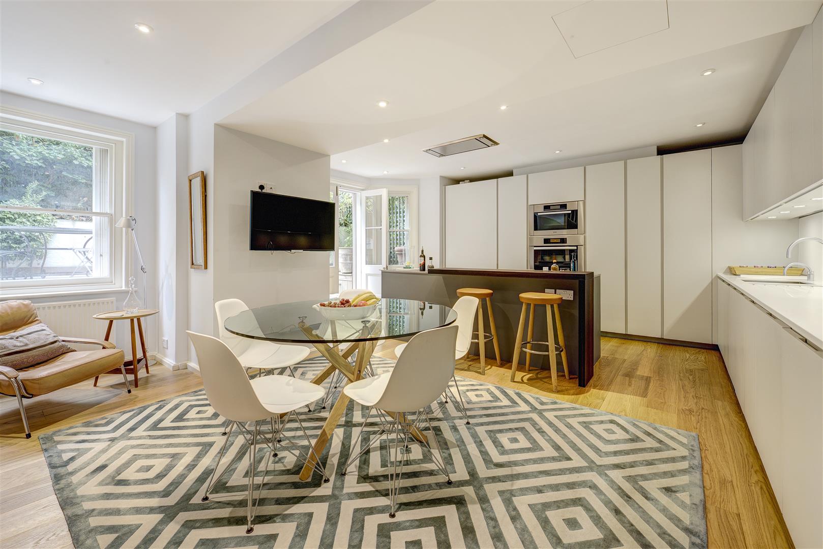 Windmill Hill Hampstead Village NW3 6RU