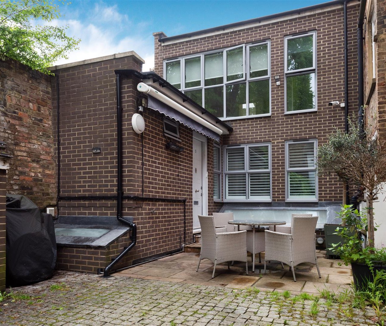 Prince Arthur Mews, Hampstead Village, NW3 1RD