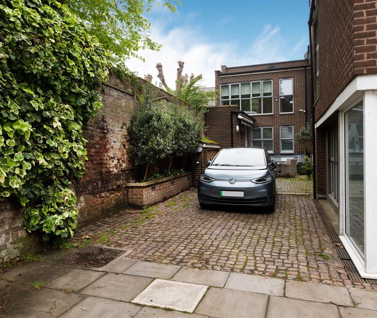 Prince Arthur Mews, Hampstead Village, NW3 1RD