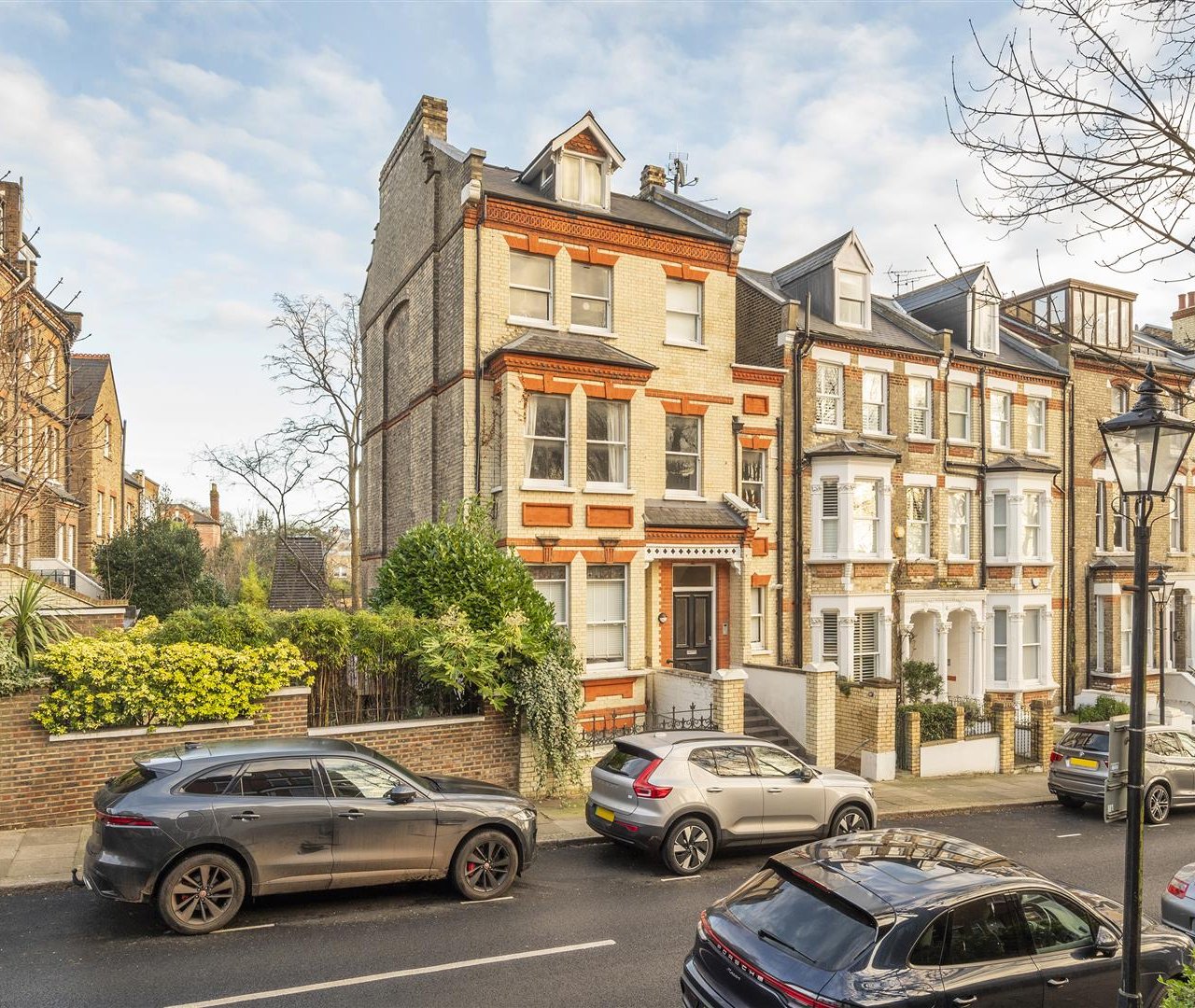 Kemplay Road Hampstead Village NW3 1SY