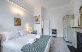 Kemplay Road Hampstead Village NW3 1SY