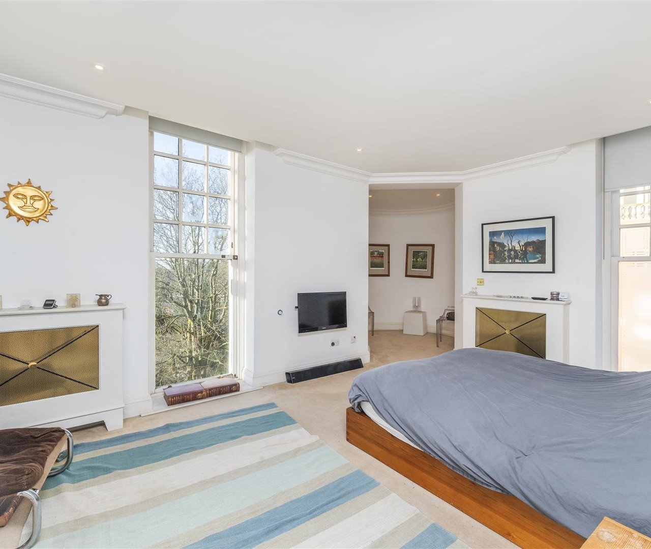 Frognal Rise Hampstead Village NW3 6PZ