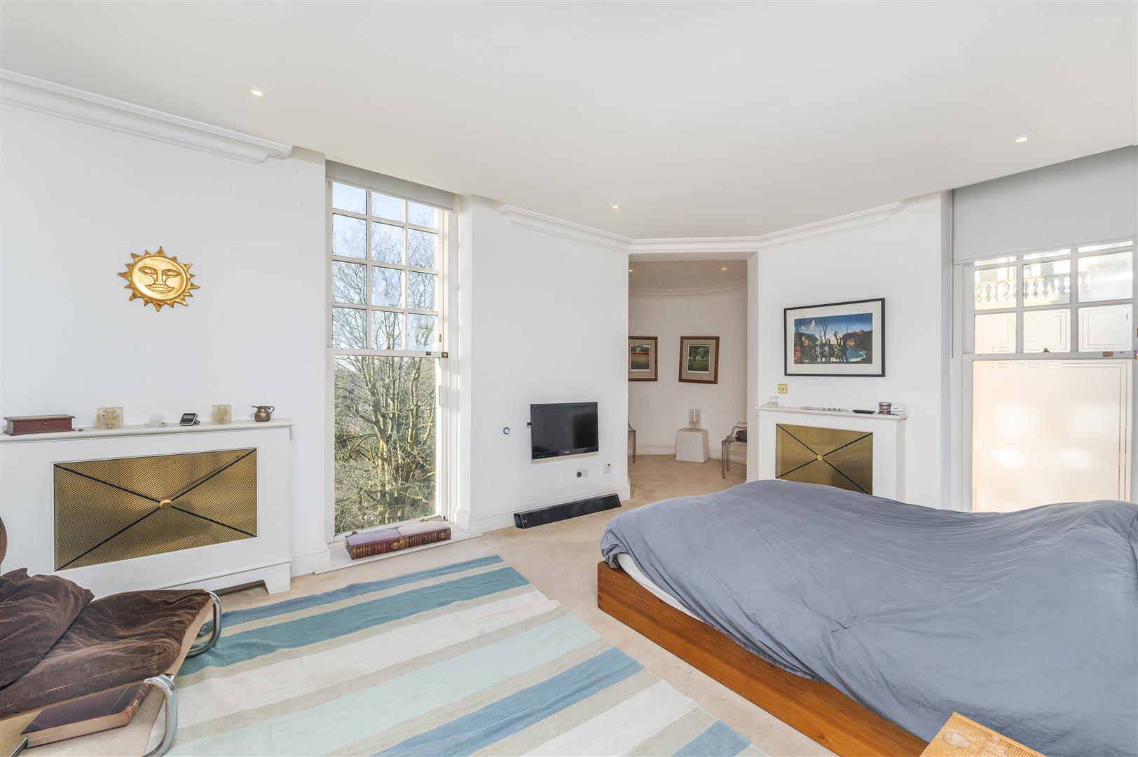 Frognal Rise Hampstead Village NW3 6PZ