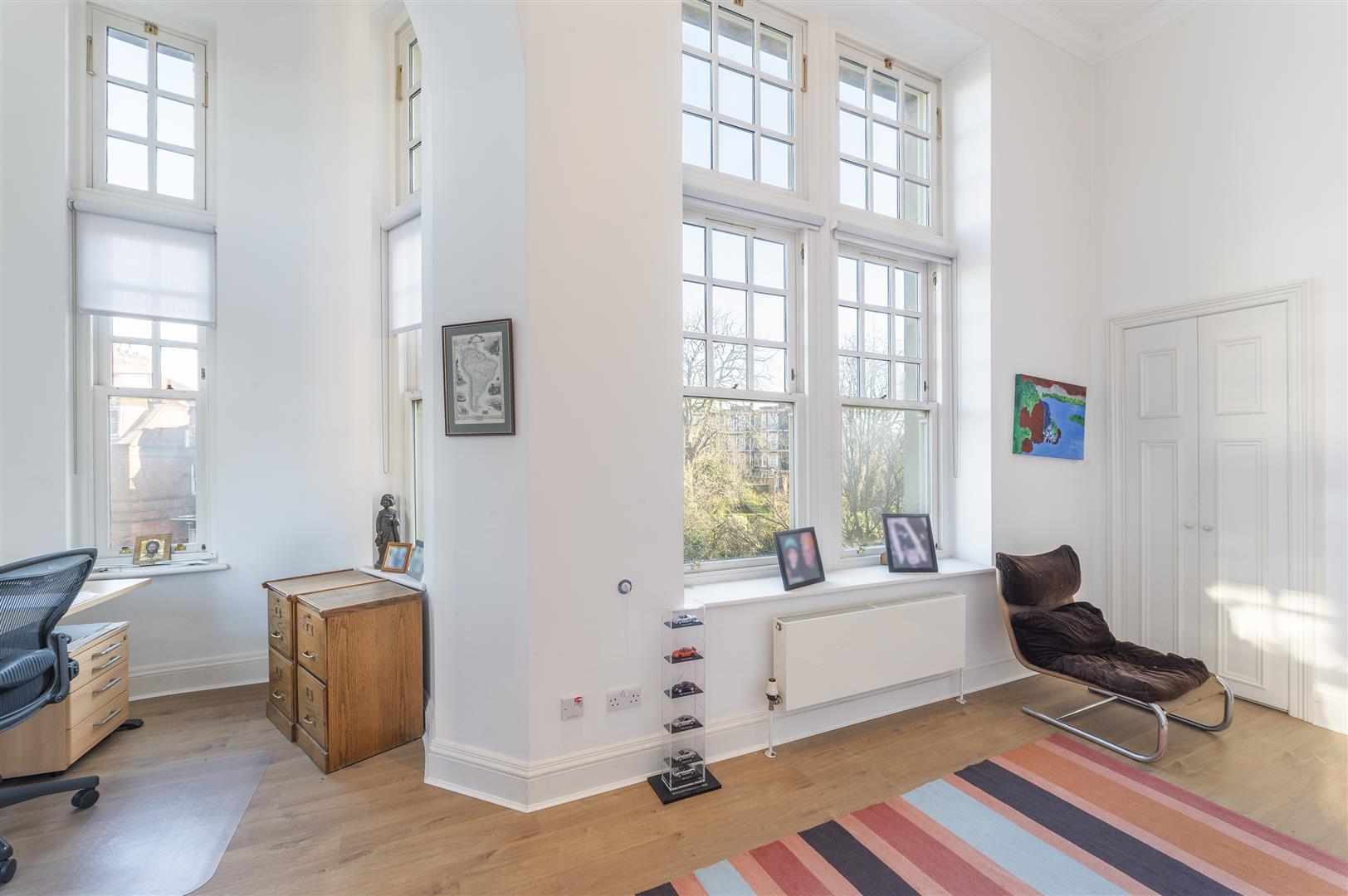 Frognal Rise Hampstead Village NW3 6PZ