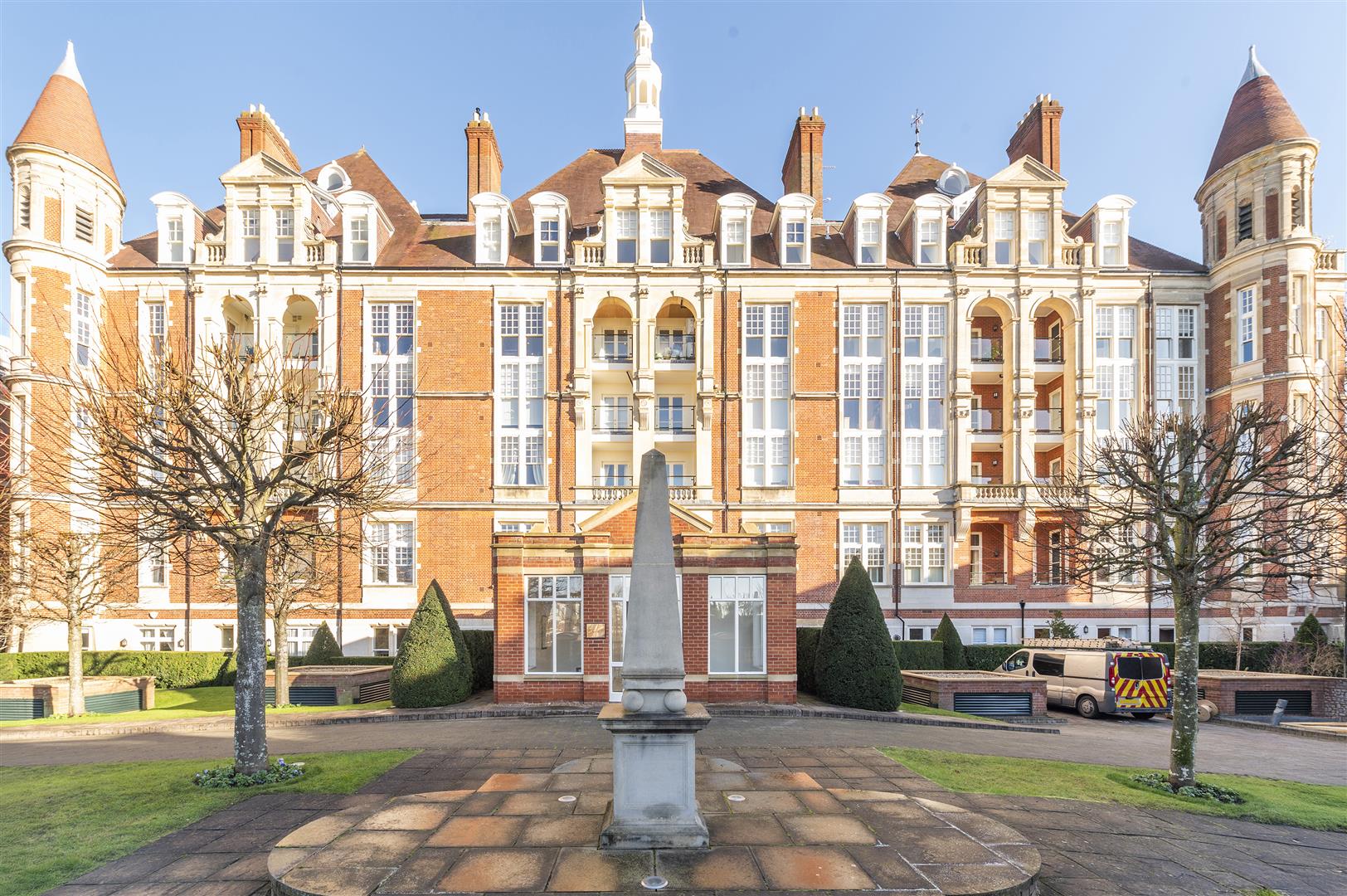 Frognal Rise Hampstead Village NW3 6PZ