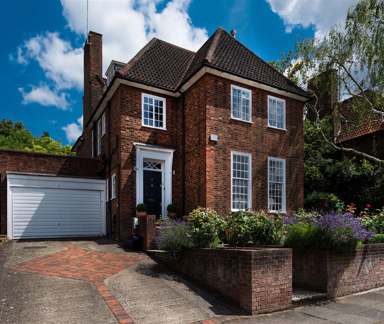 Wildwood Road Hampstead Garden Suburb NW11 6UY