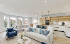 West Heath Road Hampstead NW3 7TN