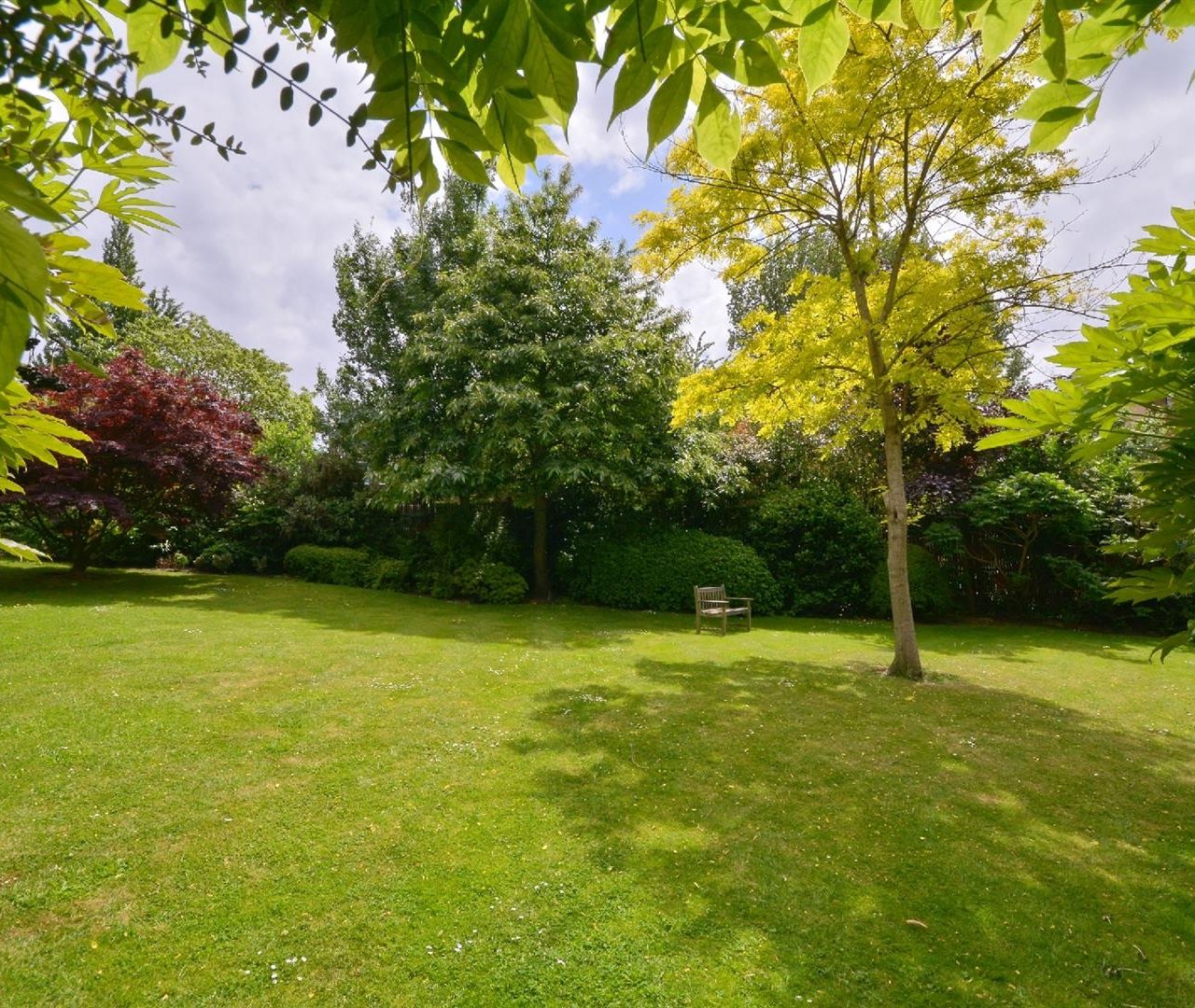 Finchley Road Hampstead NW3 7TS