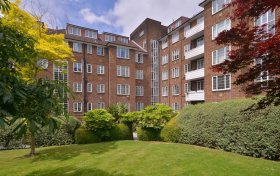 Finchley Road Hampstead NW3 7TS