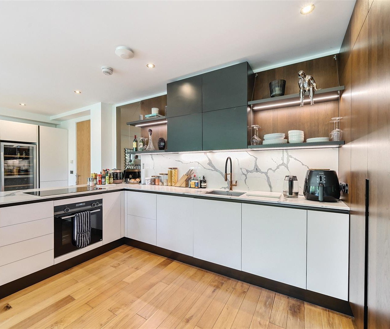 Finchley Road Hampstead NW3 7AJ