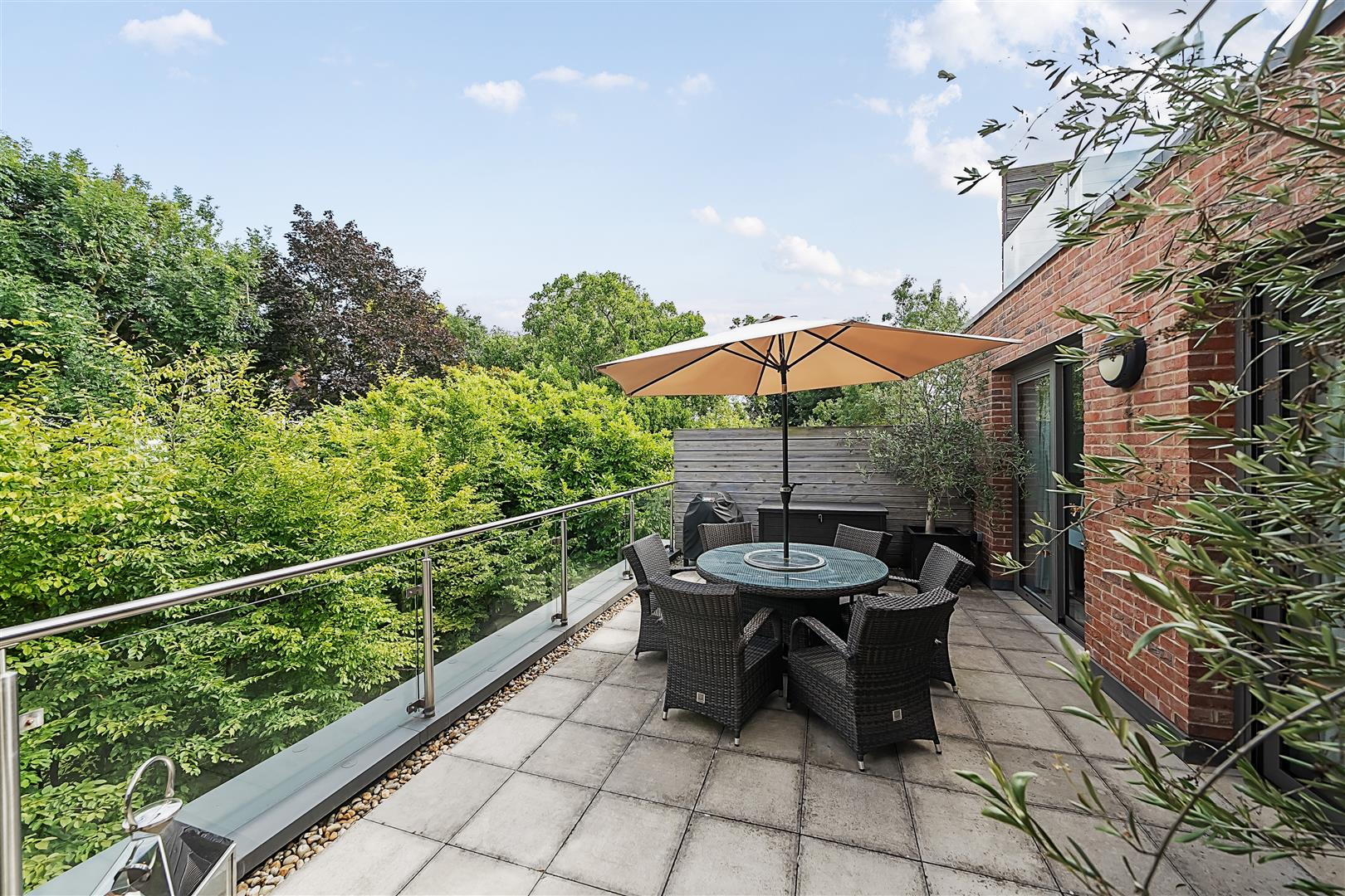 Finchley Road Hampstead NW3 7AJ