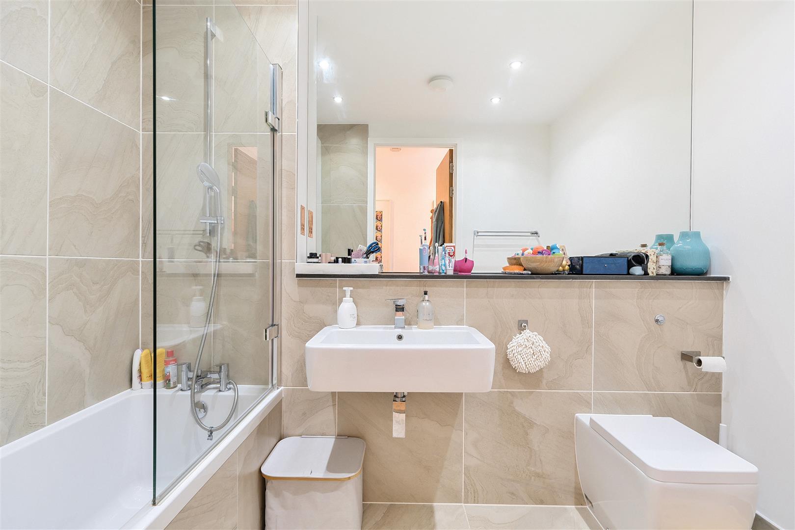 Finchley Road Hampstead NW3 7AJ