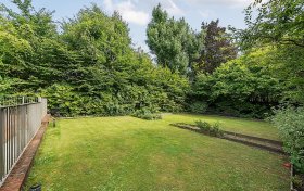 Finchley Road Hampstead NW3 7AJ