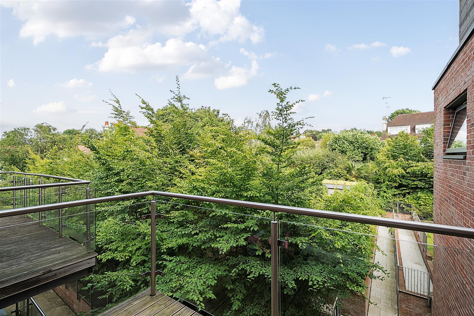 Finchley Road Hampstead NW3 7AJ