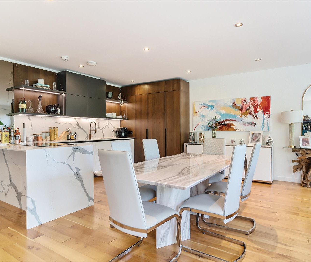 Finchley Road Hampstead NW3 7AJ