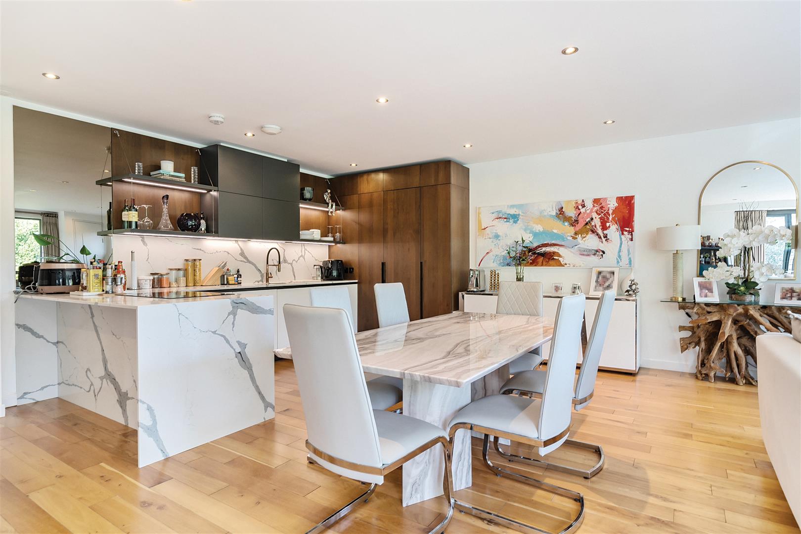 Finchley Road Hampstead NW3 7AJ