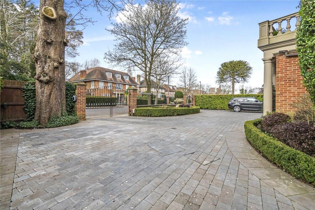 Sheldon Avenue London N6 4ND