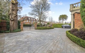 Sheldon Avenue London N6 4ND