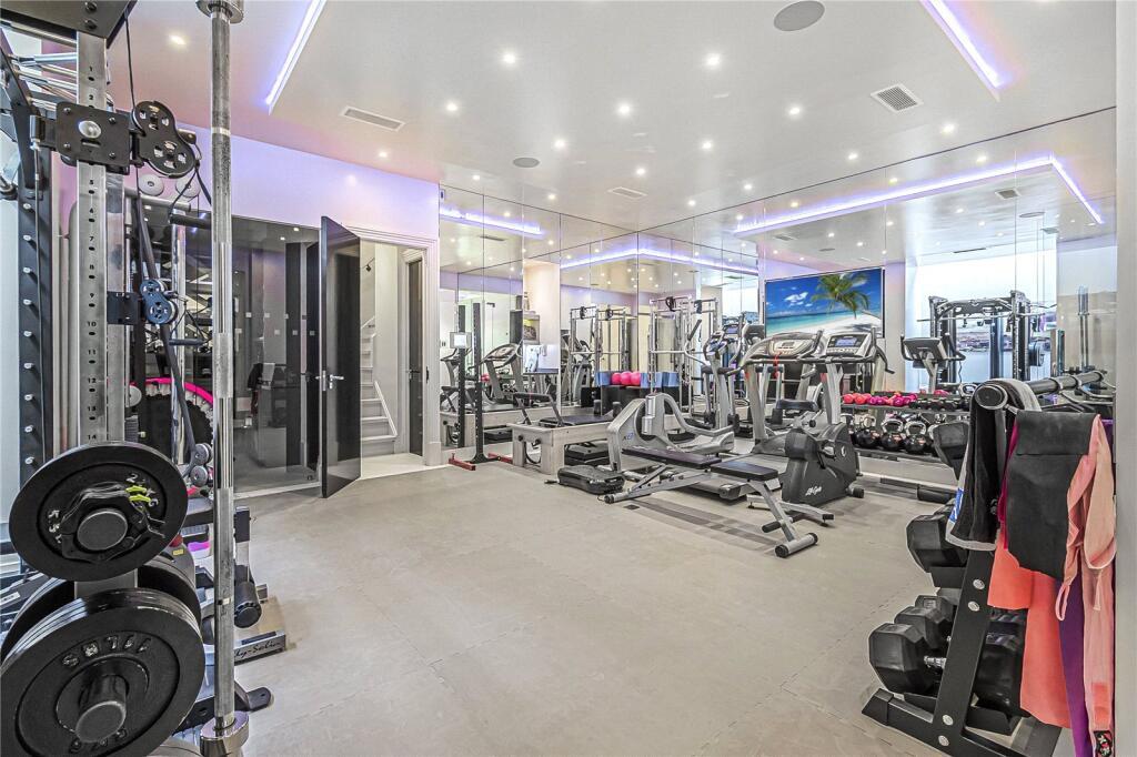 Sheldon Avenue London N6 4ND