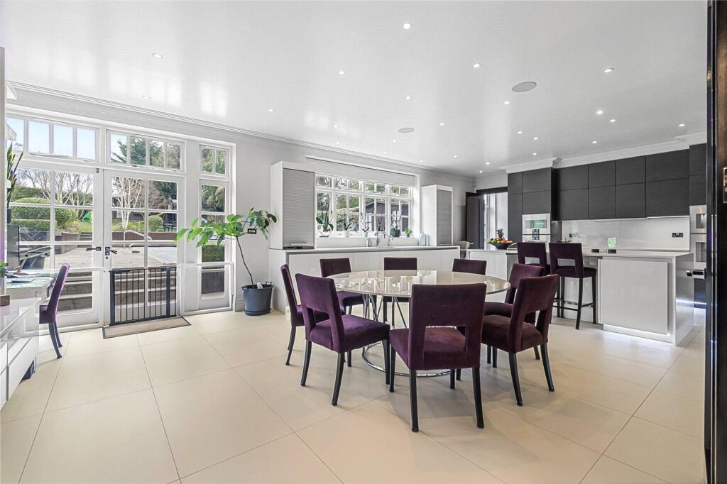 Sheldon Avenue London N6 4ND