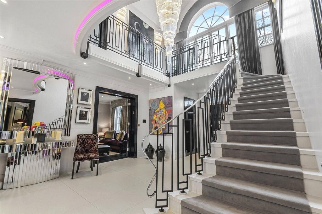 Sheldon Avenue London N6 4ND