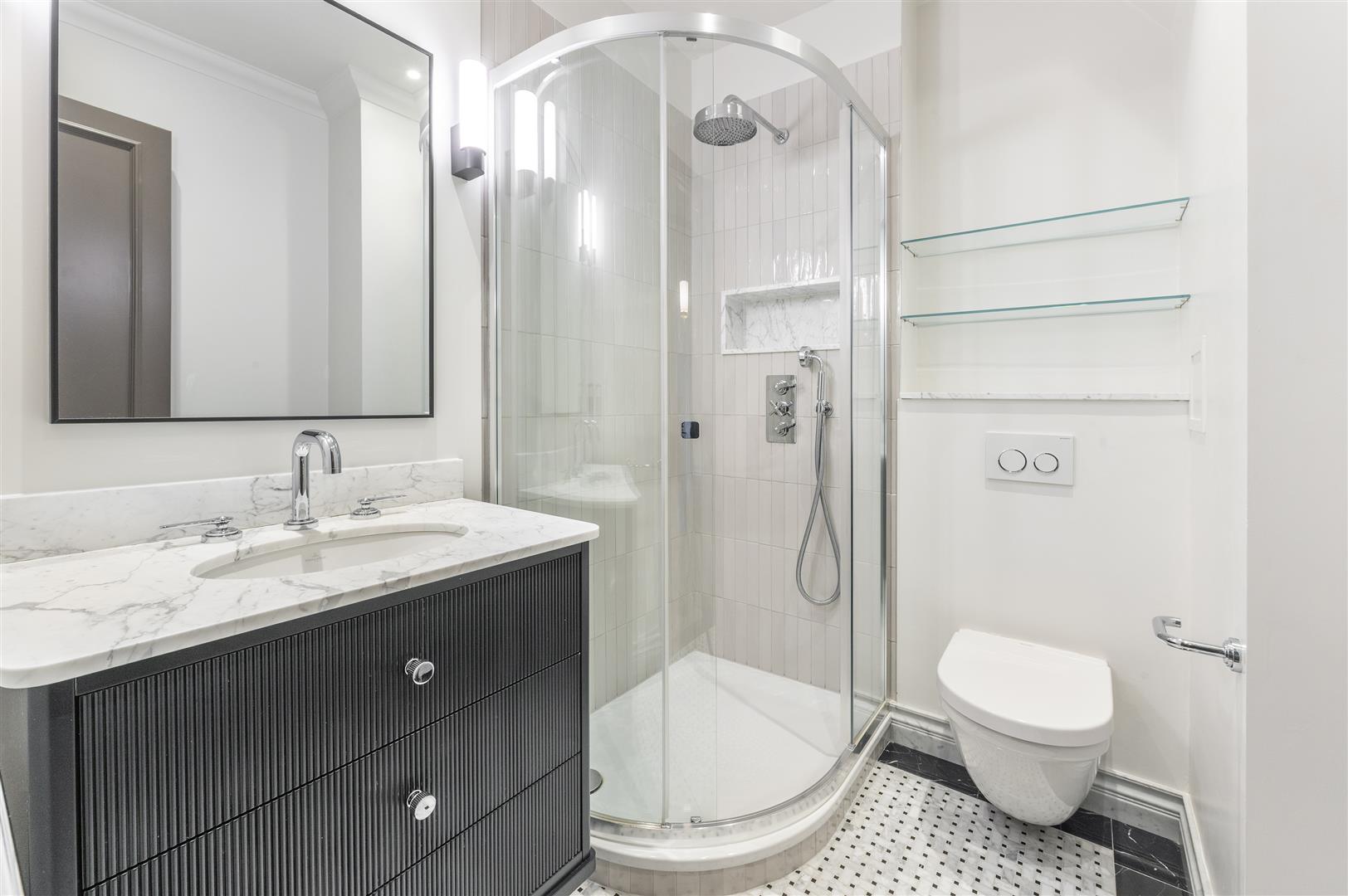 Frognal Rise Hampstead Village NW3 6PZ