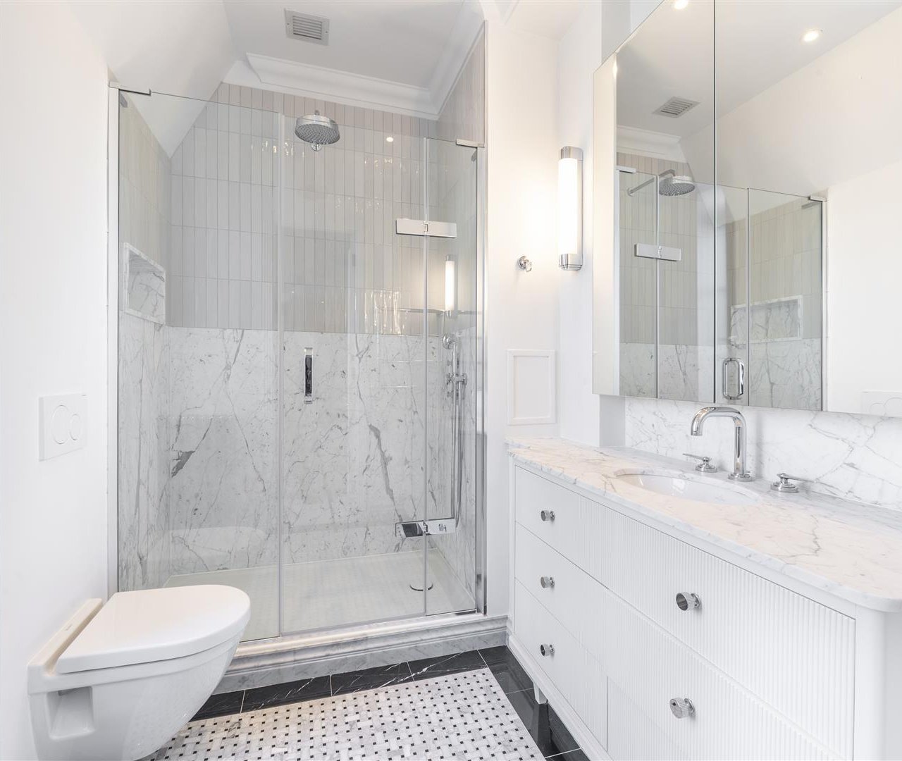 Frognal Rise Hampstead Village NW3 6PZ