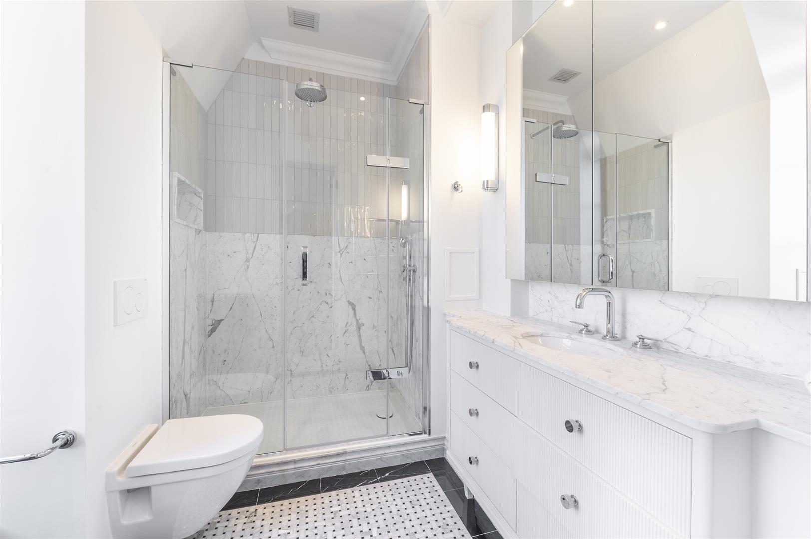 Frognal Rise Hampstead Village NW3 6PZ