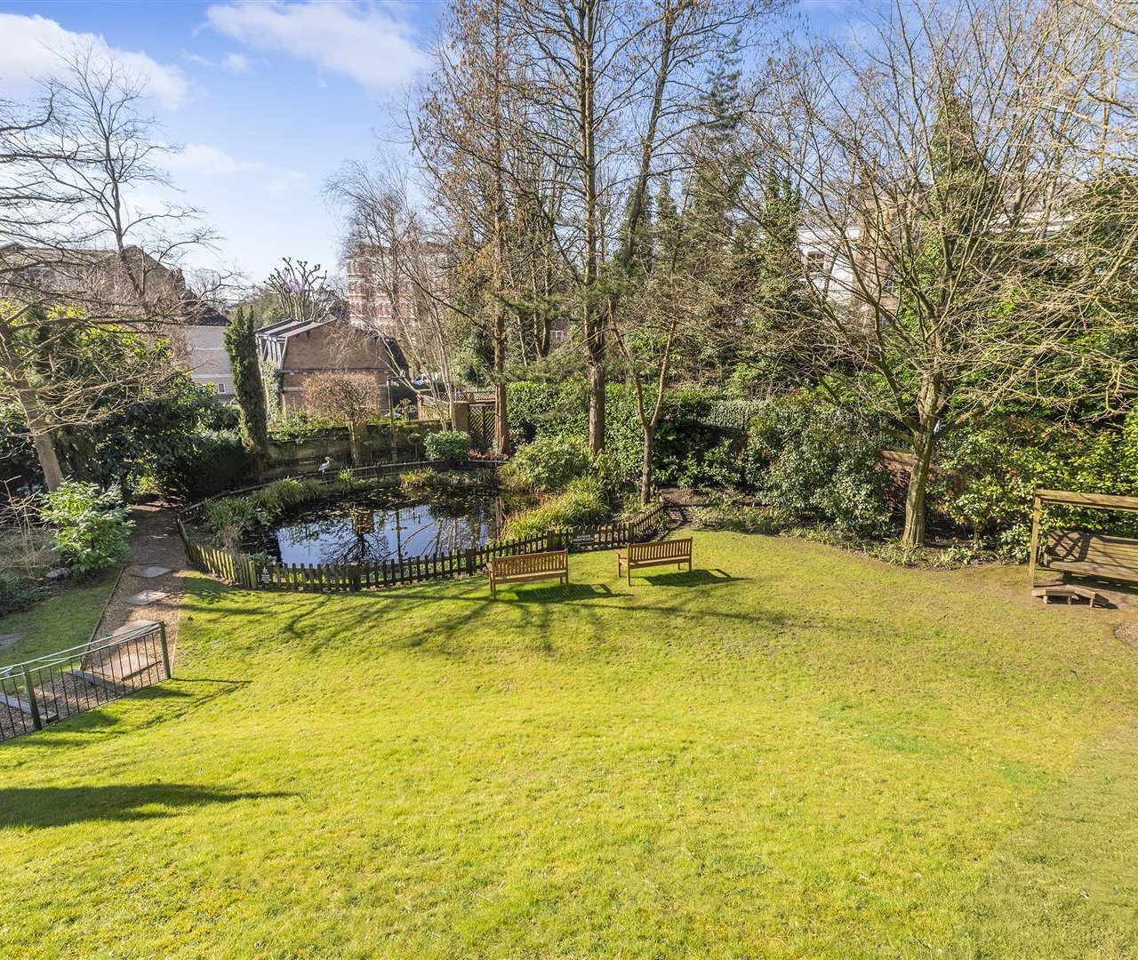 Frognal Rise Hampstead Village NW3 6PZ