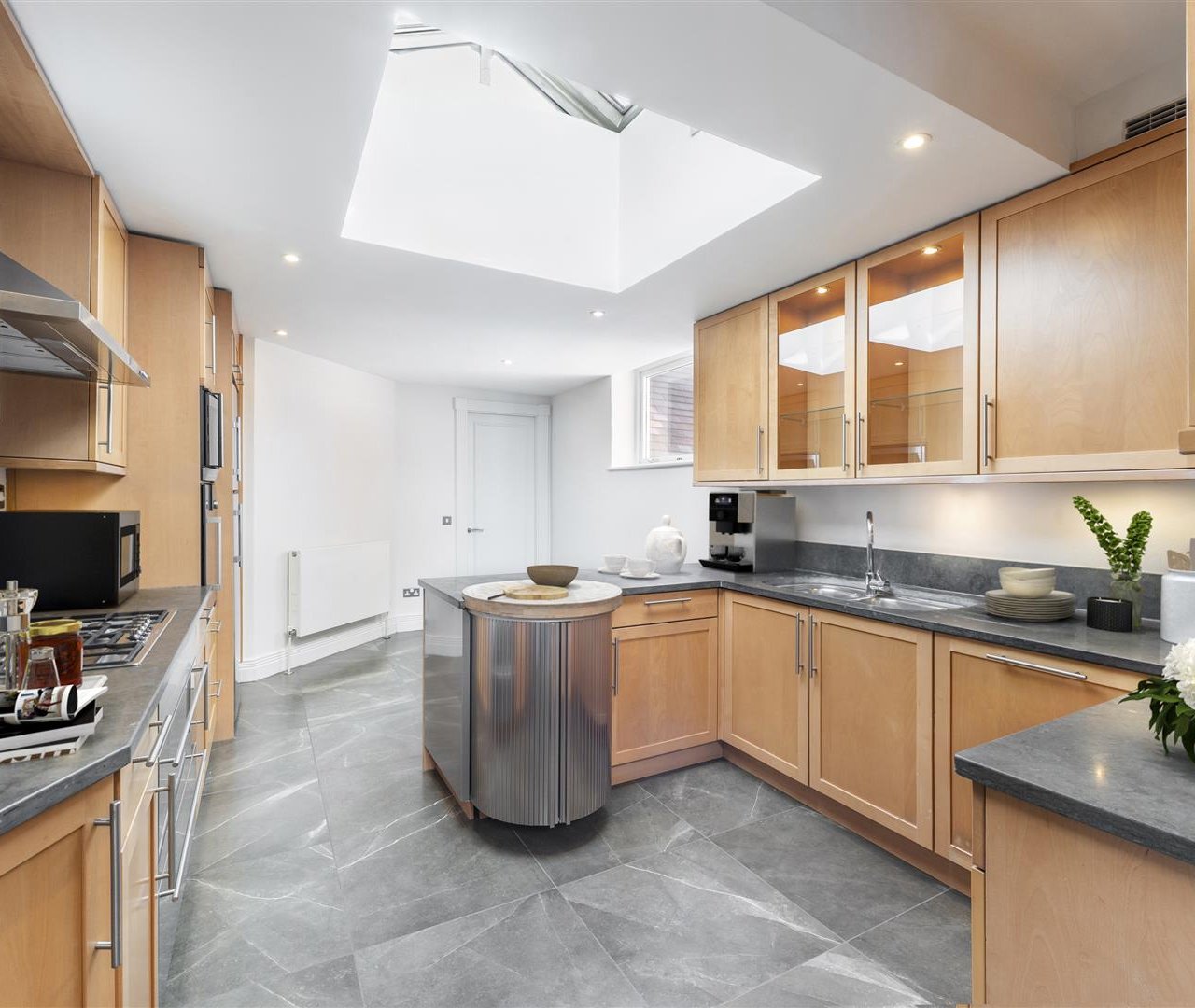 Frognal Rise Hampstead Village NW3 6PZ