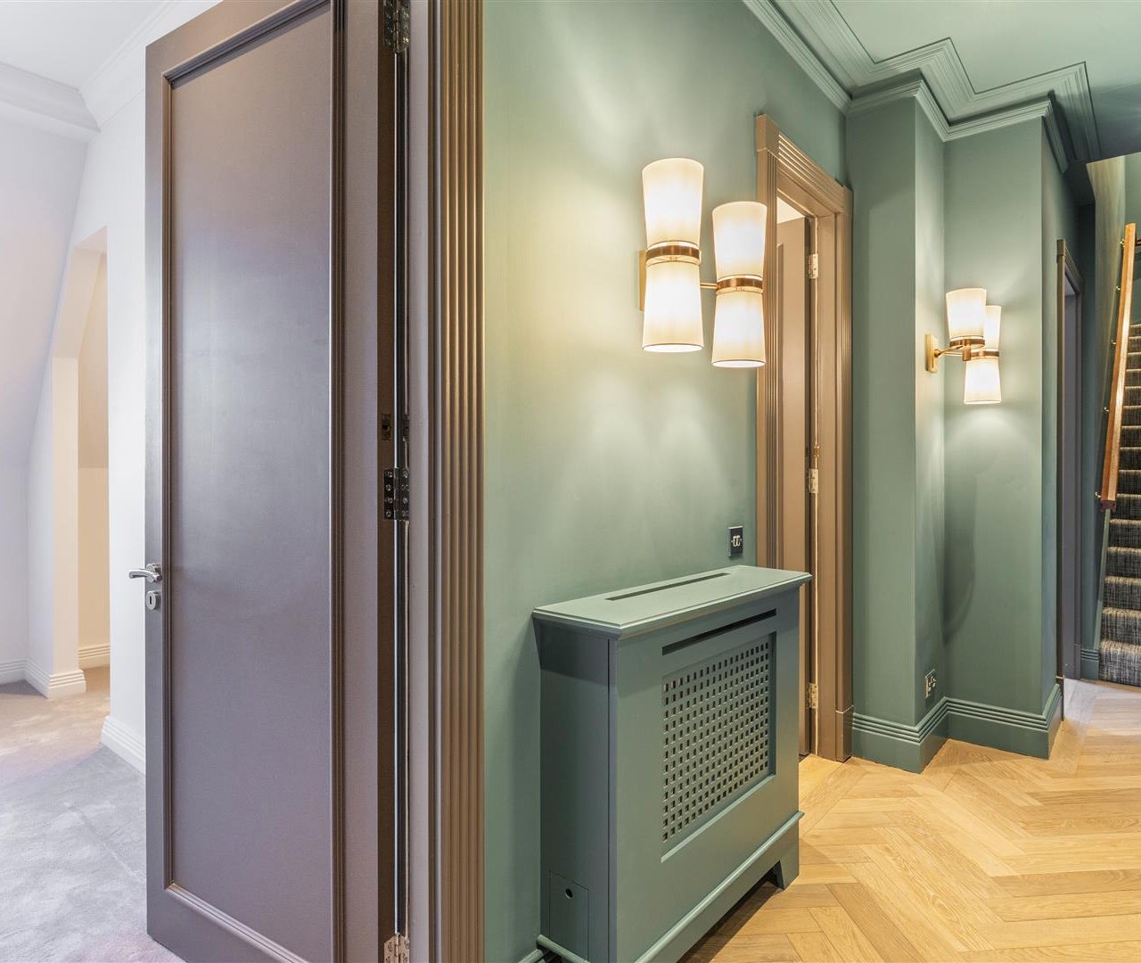 Frognal Rise Hampstead Village NW3 6PZ