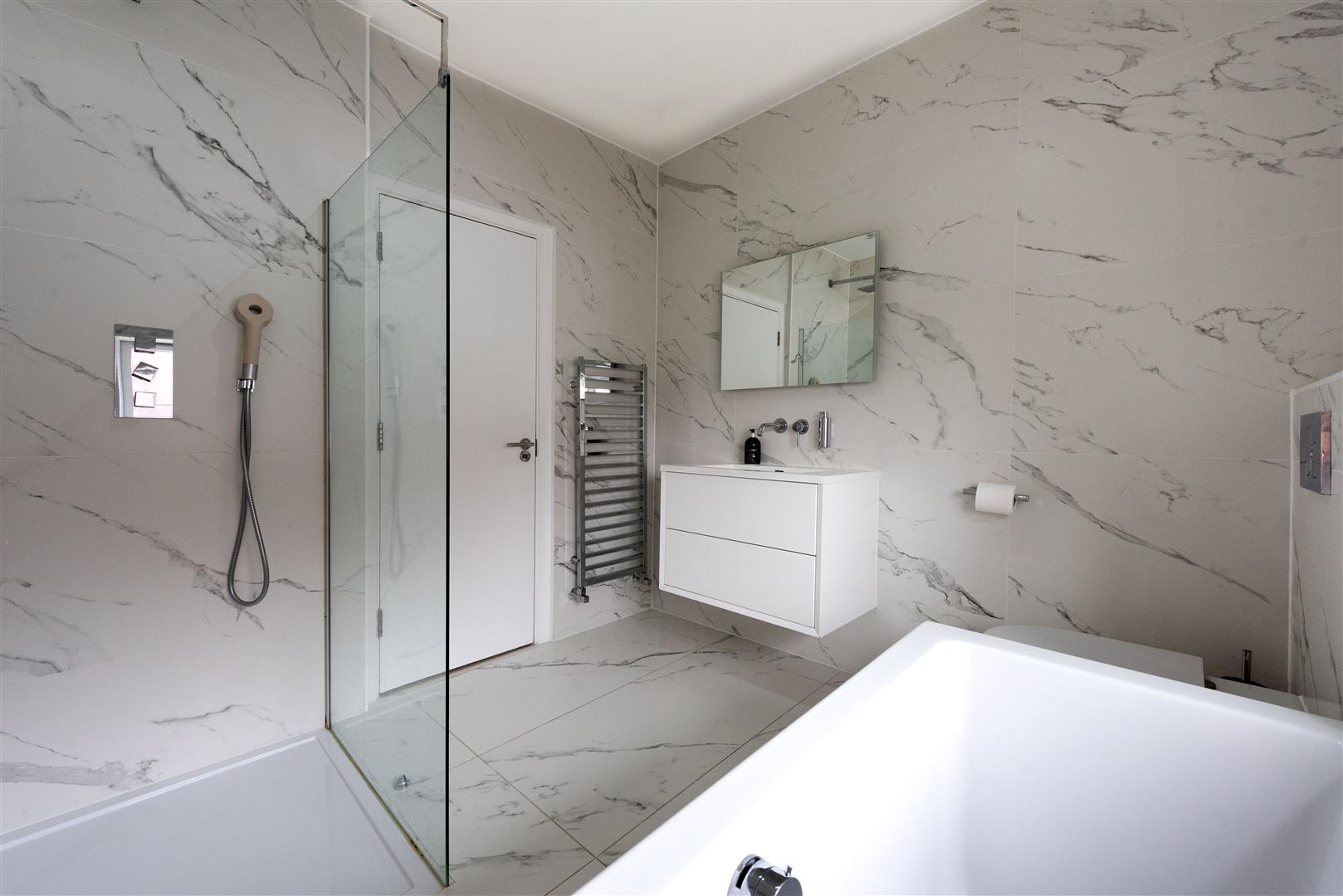 Park Drive Golders Hill Park NW11 7SN