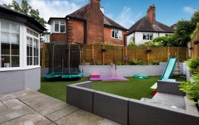 Park Drive Golders Hill Park NW11 7SN