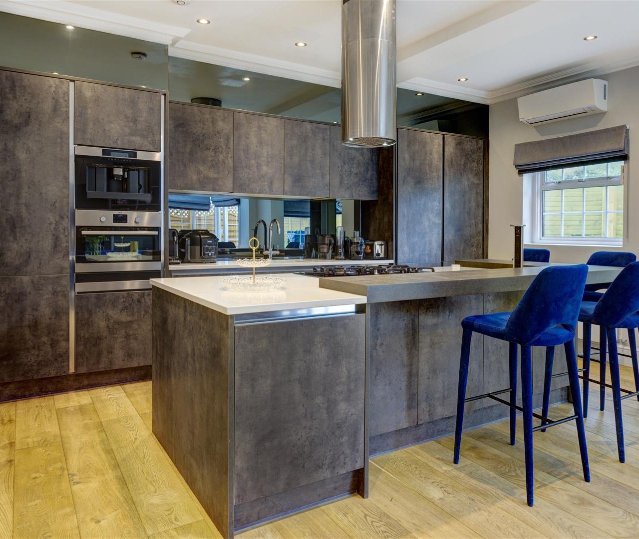 Park Drive Golders Hill Park NW11 7SN