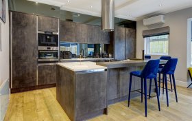 Park Drive Golders Hill Park NW11 7SN