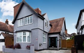 Park Drive Golders Hill Park NW11 7SN