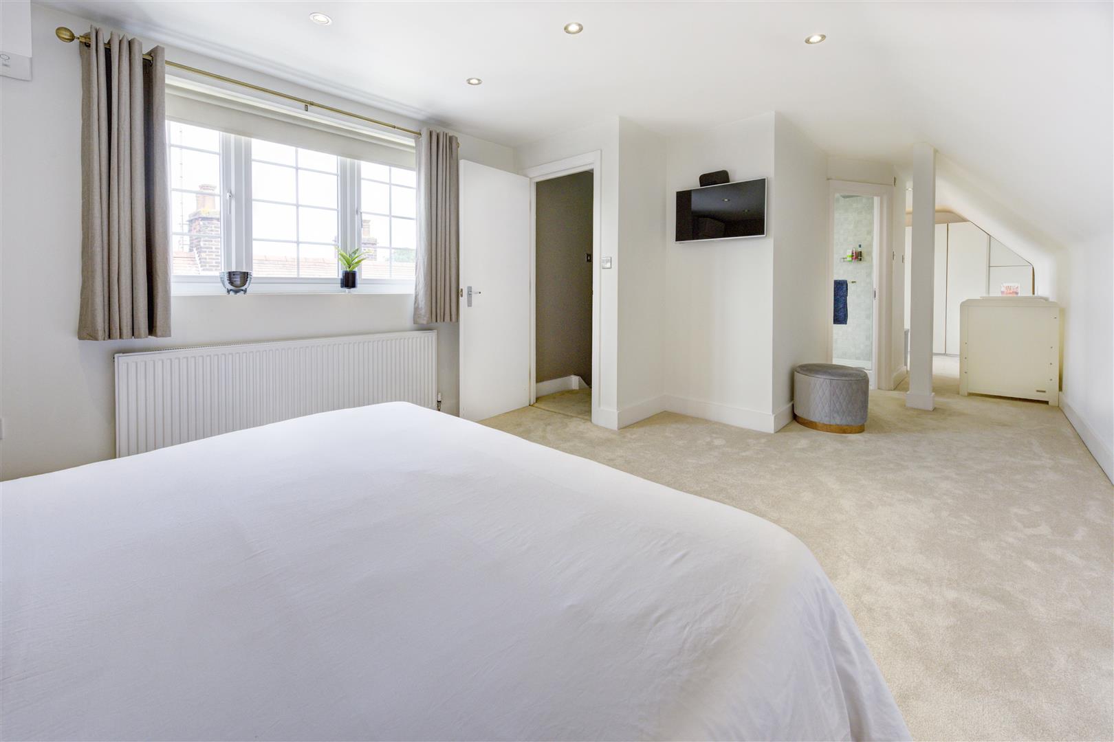 Park Drive Golders Hill Park NW11 7SN